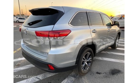 Buy Import Toyota Highlander Other Car in Import - Dubai in Dhufar Buy Import Toyota Highlander Other Car in Import - Dubai in Dhufar