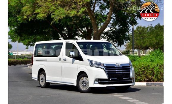 Buy Import Toyota Granvia White Car in Import - Dubai in Dhufar Buy Import Toyota Granvia White Car in Import - Dubai in Dhufar