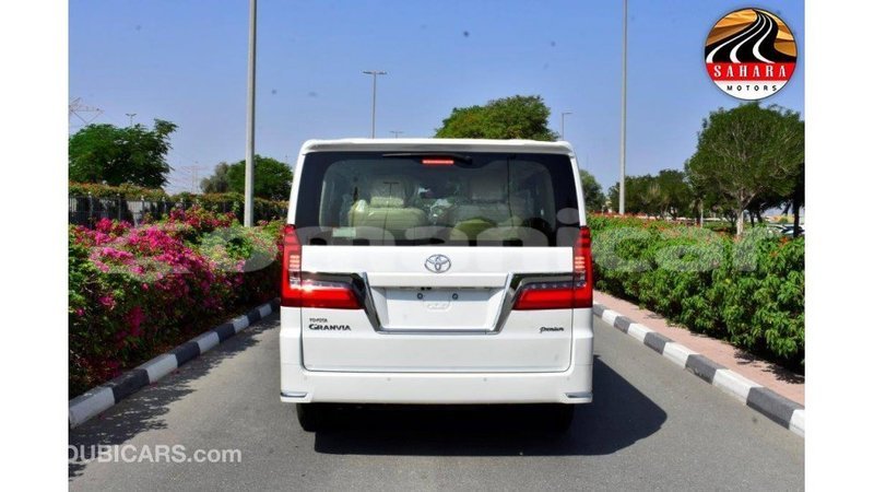 Big with watermark toyota granvia dhufar import dubai 2414