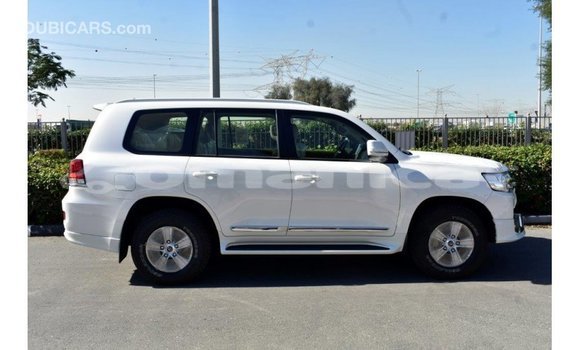 Buy Import Toyota Land Cruiser White Car in Import - Dubai in Dhufar Buy Import Toyota Land Cruiser White Car in Import - Dubai in Dhufar