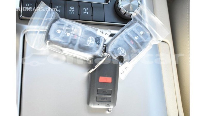 Big with watermark toyota land cruiser dhufar import dubai 2415