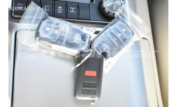 Buy Import Toyota Land Cruiser White Car in Import - Dubai in Dhufar Buy Import Toyota Land Cruiser White Car in Import - Dubai in Dhufar