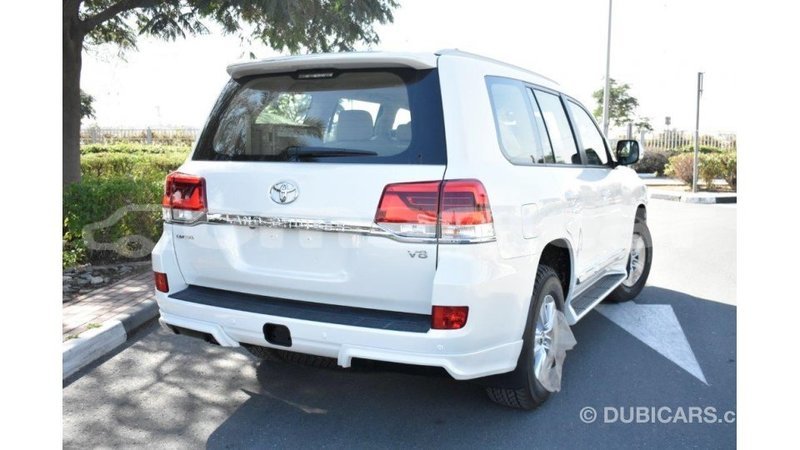 Big with watermark toyota land cruiser dhufar import dubai 2415