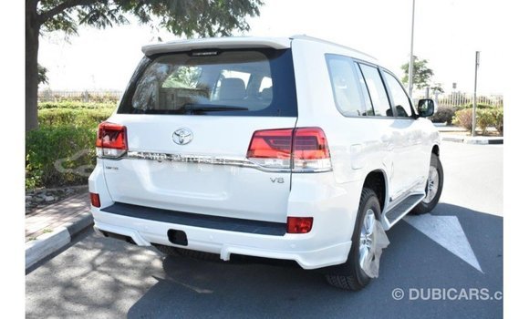 Buy Import Toyota Land Cruiser White Car in Import - Dubai in Dhufar Buy Import Toyota Land Cruiser White Car in Import - Dubai in Dhufar