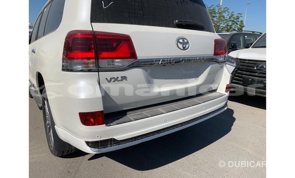 Buy Import Toyota Land Cruiser White Car in Import - Dubai in Dhufar Buy Import Toyota Land Cruiser White Car in Import - Dubai in Dhufar