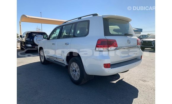 Buy Import Toyota Land Cruiser White Car in Import - Dubai in Dhufar Buy Import Toyota Land Cruiser White Car in Import - Dubai in Dhufar