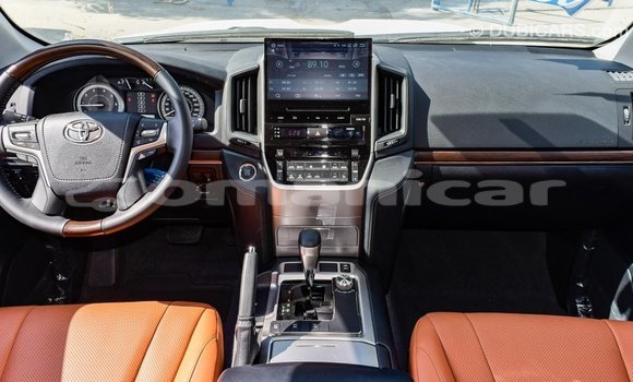 Buy Import Toyota Land Cruiser White Car in Import - Dubai in Dhufar Buy Import Toyota Land Cruiser White Car in Import - Dubai in Dhufar