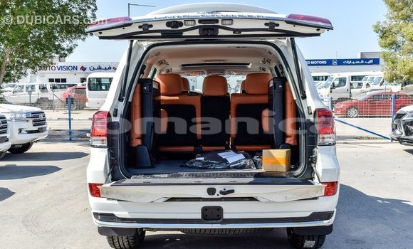 Buy Import Toyota Land Cruiser White Car in Import - Dubai in Dhufar Buy Import Toyota Land Cruiser White Car in Import - Dubai in Dhufar