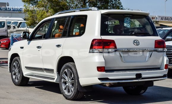 Buy Import Toyota Land Cruiser White Car in Import - Dubai in Dhufar Buy Import Toyota Land Cruiser White Car in Import - Dubai in Dhufar