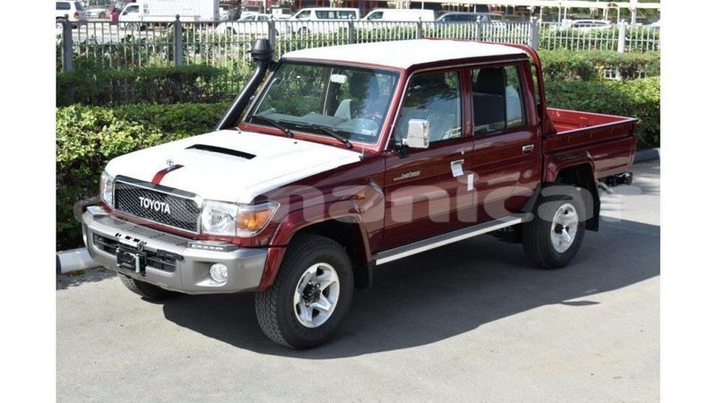 Big with watermark toyota land cruiser dhufar import dubai 2433