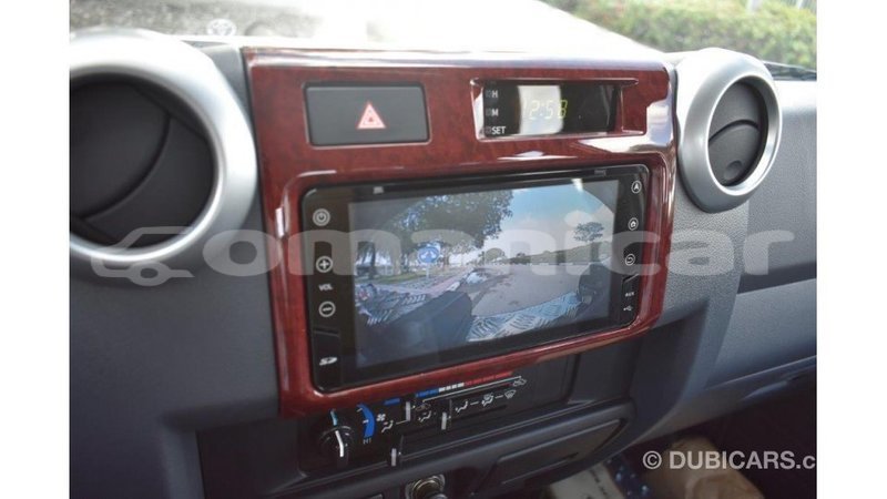 Big with watermark toyota land cruiser dhufar import dubai 2433
