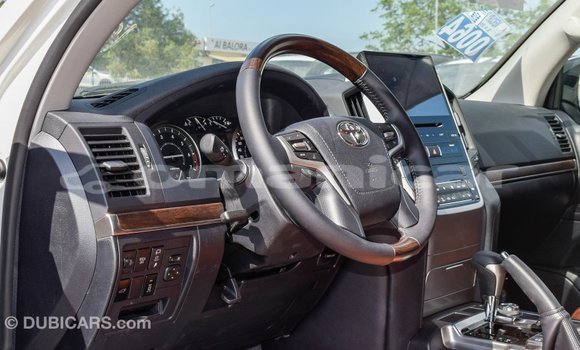 Buy Import Toyota Land Cruiser White Car in Import - Dubai in Dhufar Buy Import Toyota Land Cruiser White Car in Import - Dubai in Dhufar