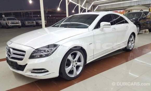 Buy Import Mercedes-Benz 190 (W201) White Car in Import - Dubai in Dhufar Buy Import Mercedes-Benz 190 (W201) White Car in Import - Dubai in Dhufar