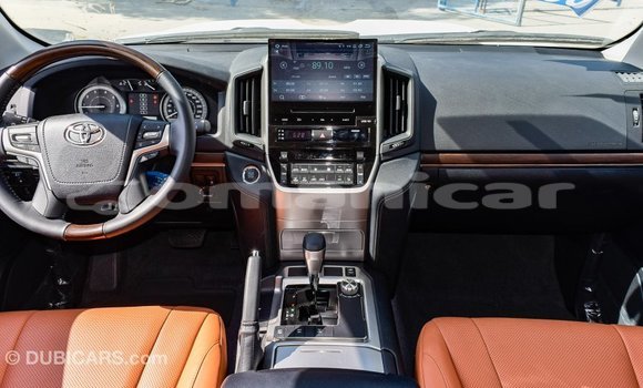 Buy Import Toyota Land Cruiser White Car in Import - Dubai in Dhufar Buy Import Toyota Land Cruiser White Car in Import - Dubai in Dhufar