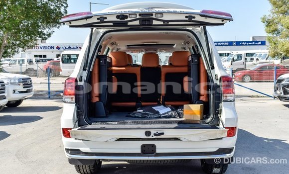 Buy Import Toyota Land Cruiser White Car in Import - Dubai in Dhufar Buy Import Toyota Land Cruiser White Car in Import - Dubai in Dhufar