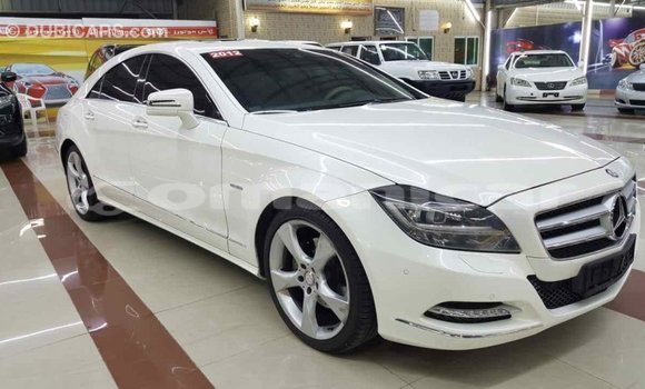 Buy Import Mercedes-Benz 190 (W201) White Car in Import - Dubai in Dhufar Buy Import Mercedes-Benz 190 (W201) White Car in Import - Dubai in Dhufar