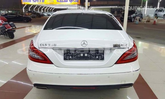 Buy Import Mercedes-Benz 190 (W201) White Car in Import - Dubai in Dhufar Buy Import Mercedes-Benz 190 (W201) White Car in Import - Dubai in Dhufar