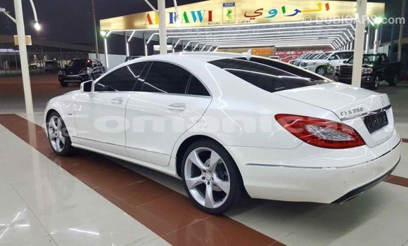 Buy Import Mercedes-Benz 190 (W201) White Car in Import - Dubai in Dhufar Buy Import Mercedes-Benz 190 (W201) White Car in Import - Dubai in Dhufar