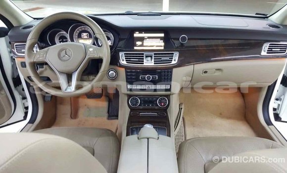 Buy Import Mercedes-Benz 190 (W201) White Car in Import - Dubai in Dhufar Buy Import Mercedes-Benz 190 (W201) White Car in Import - Dubai in Dhufar