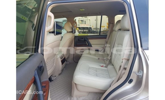 Buy Import Toyota Land Cruiser Other Car in Import - Dubai in Dhufar Buy Import Toyota Land Cruiser Other Car in Import - Dubai in Dhufar