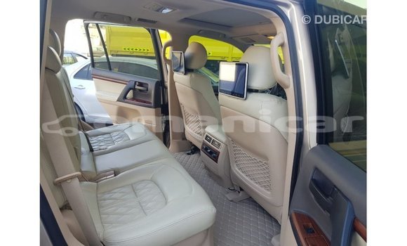 Buy Import Toyota Land Cruiser Other Car in Import - Dubai in Dhufar Buy Import Toyota Land Cruiser Other Car in Import - Dubai in Dhufar