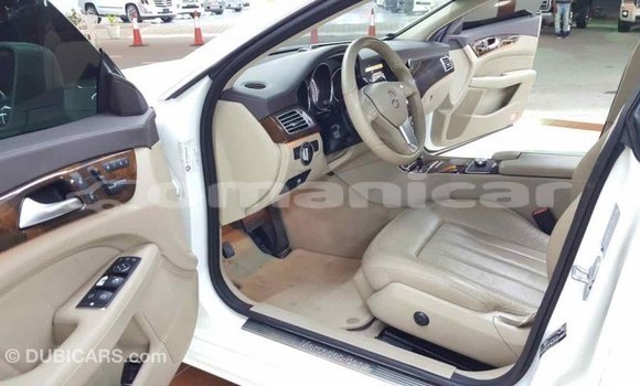 Buy Import Mercedes-Benz 190 (W201) White Car in Import - Dubai in Dhufar Buy Import Mercedes-Benz 190 (W201) White Car in Import - Dubai in Dhufar