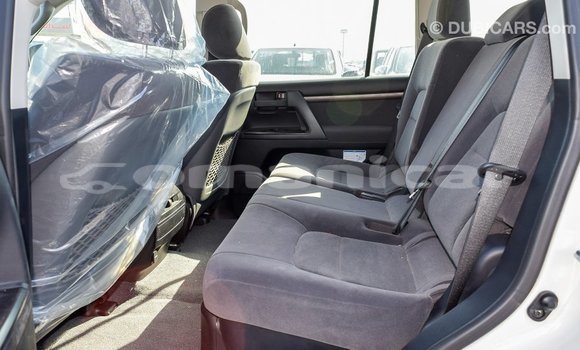 Buy Import Toyota Land Cruiser White Car in Import - Dubai in Dhufar Buy Import Toyota Land Cruiser White Car in Import - Dubai in Dhufar