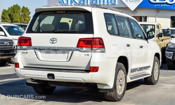 Buy Import Toyota Land Cruiser White Car in Import - Dubai in Dhufar Buy Import Toyota Land Cruiser White Car in Import - Dubai in Dhufar