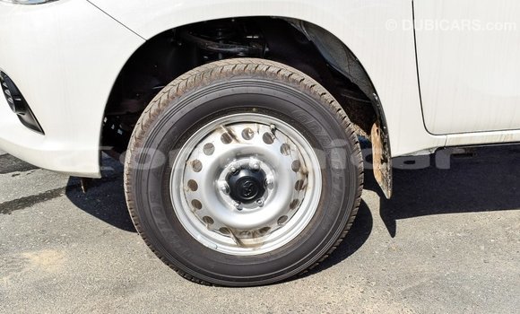 Buy Import Toyota Hilux White Car in Import - Dubai in Dhufar Buy Import Toyota Hilux White Car in Import - Dubai in Dhufar