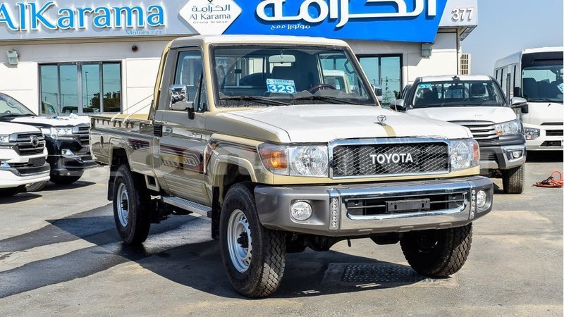 Big with watermark toyota land cruiser dhufar import dubai 2451