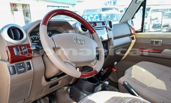 Buy Import Toyota Land Cruiser Beige Car in Import - Dubai in Dhufar Buy Import Toyota Land Cruiser Beige Car in Import - Dubai in Dhufar