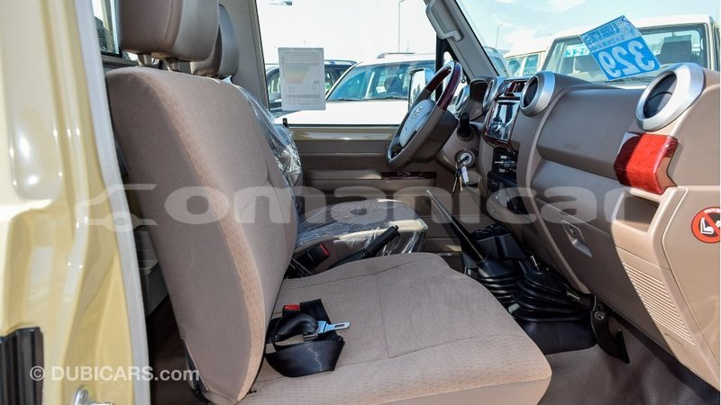 Big with watermark toyota land cruiser dhufar import dubai 2451