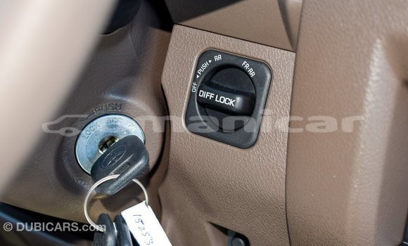 Buy Import Toyota Land Cruiser Beige Car in Import - Dubai in Dhufar Buy Import Toyota Land Cruiser Beige Car in Import - Dubai in Dhufar