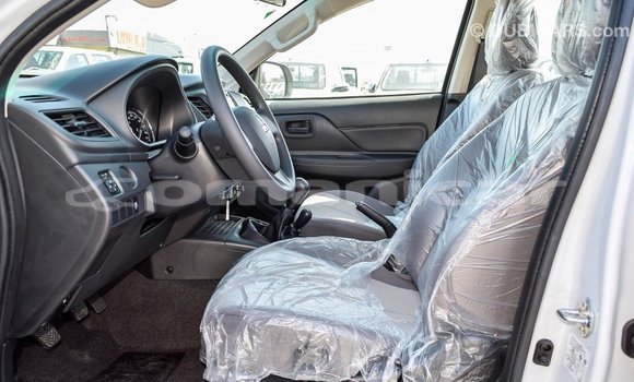 Buy Import Mitsubishi L200 White Car in Import - Dubai in Dhufar Buy Import Mitsubishi L200 White Car in Import - Dubai in Dhufar