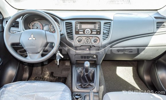 Buy Import Mitsubishi L200 White Car in Import - Dubai in Dhufar Buy Import Mitsubishi L200 White Car in Import - Dubai in Dhufar