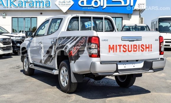 Buy Import Mitsubishi L200 White Car in Import - Dubai in Dhufar Buy Import Mitsubishi L200 White Car in Import - Dubai in Dhufar