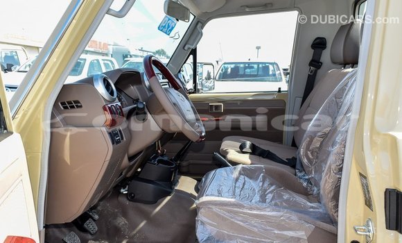 Buy Import Toyota Land Cruiser Beige Car in Import - Dubai in Dhufar Buy Import Toyota Land Cruiser Beige Car in Import - Dubai in Dhufar