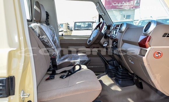 Buy Import Toyota Land Cruiser Beige Car in Import - Dubai in Dhufar Buy Import Toyota Land Cruiser Beige Car in Import - Dubai in Dhufar