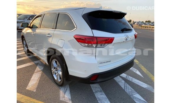 Buy Import Toyota Highlander White Car in Import - Dubai in Dhufar Buy Import Toyota Highlander White Car in Import - Dubai in Dhufar