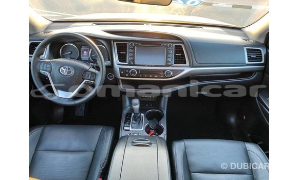 Buy Import Toyota Highlander White Car in Import - Dubai in Dhufar Buy Import Toyota Highlander White Car in Import - Dubai in Dhufar