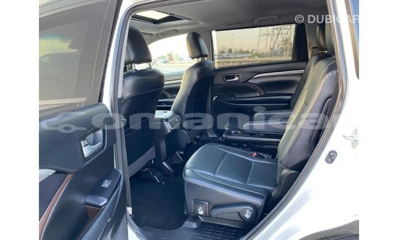 Buy Import Toyota Highlander White Car in Import - Dubai in Dhufar Buy Import Toyota Highlander White Car in Import - Dubai in Dhufar