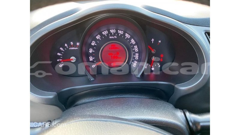 Big with watermark kia sportage dhufar import dubai 2479