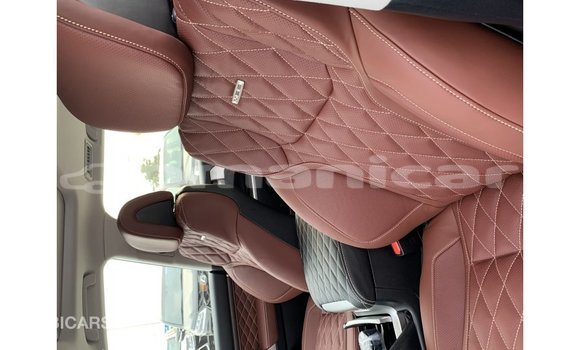 Buy Import Toyota Land Cruiser Black Car in Import - Dubai in Dhufar Buy Import Toyota Land Cruiser Black Car in Import - Dubai in Dhufar