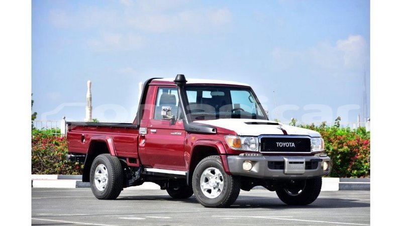 Big with watermark toyota land cruiser dhufar import dubai 2486