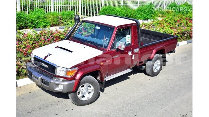 Big with watermark toyota land cruiser dhufar import dubai 2486