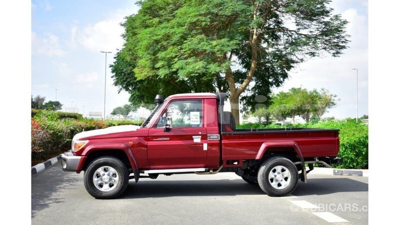 Big with watermark toyota land cruiser dhufar import dubai 2486