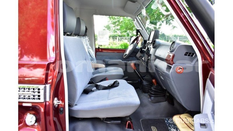 Big with watermark toyota land cruiser dhufar import dubai 2486