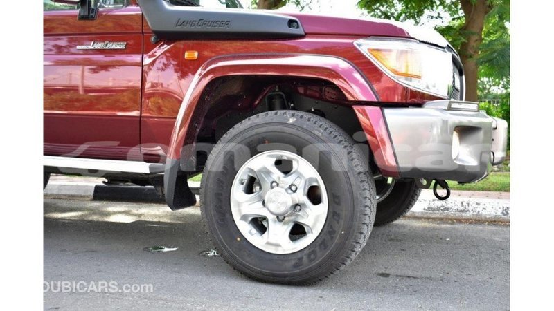 Big with watermark toyota land cruiser dhufar import dubai 2486