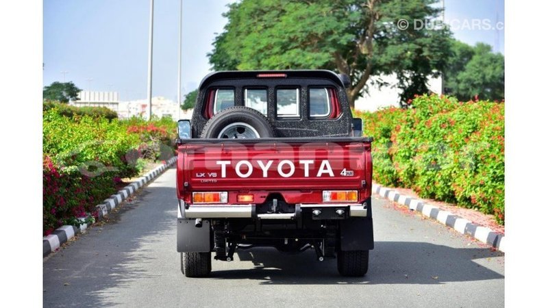 Big with watermark toyota land cruiser dhufar import dubai 2486