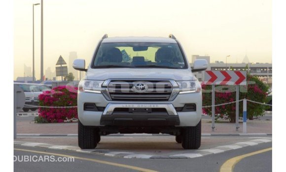 Buy Import Toyota Land Cruiser White Car in Import - Dubai in Dhufar Buy Import Toyota Land Cruiser White Car in Import - Dubai in Dhufar